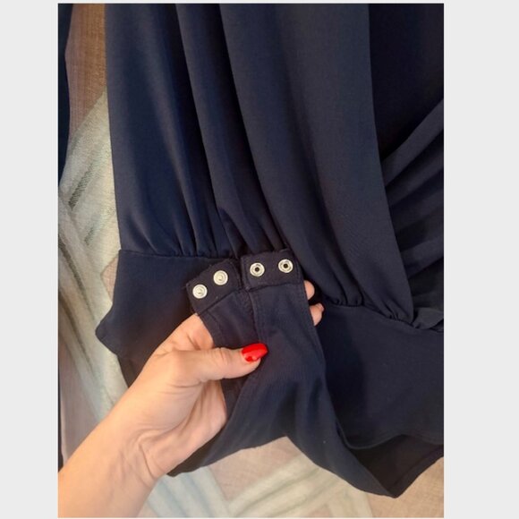 V Neck Navy Long Sleeved Criss Crossed Stretchy Bodysuit Top Forever 21 - Picture 4 of 5